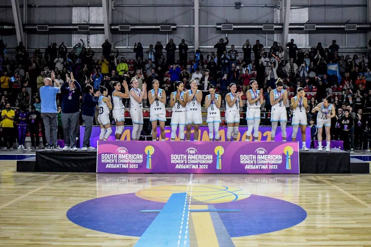 Basquet, Sudamericano femenino, Argentina subcampeòn