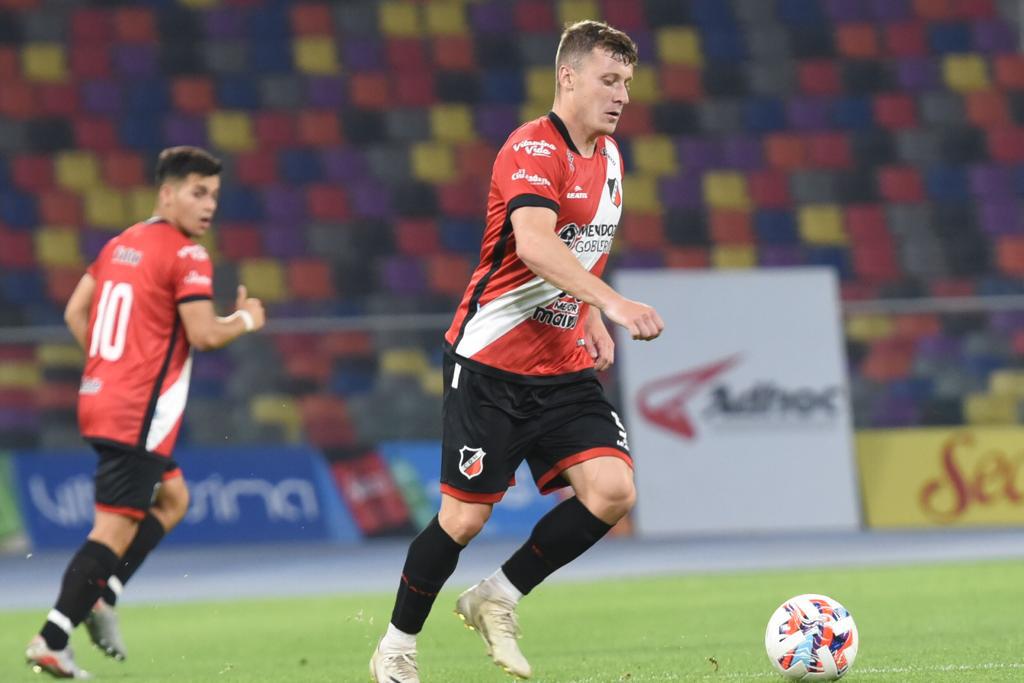 Futbol, Mitre 3- Maipú 1