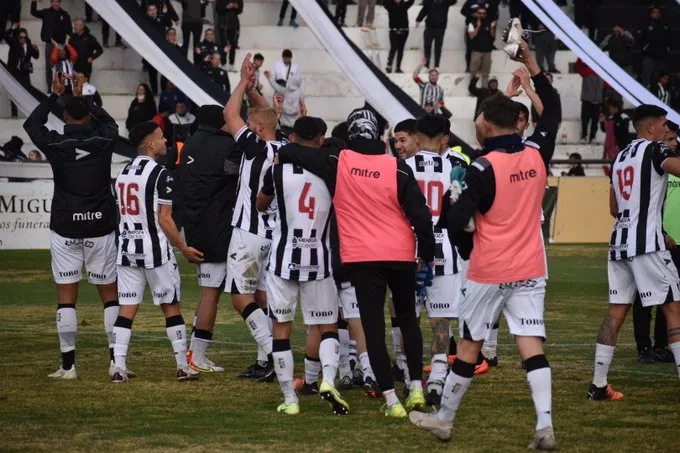 Ascenso, Gimnasia 3- Mitre 0