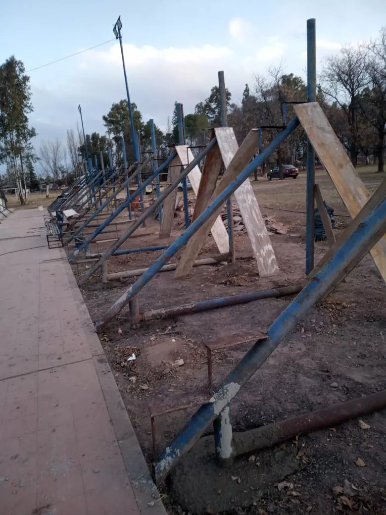 Hockey, pista leprosa en Ciudad Deportiva