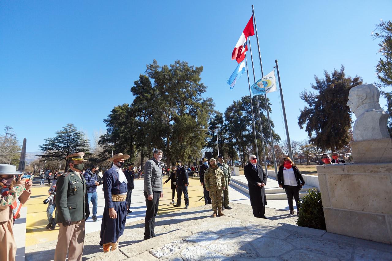 LH, Homenaje bicenentenario Independencia de Perù