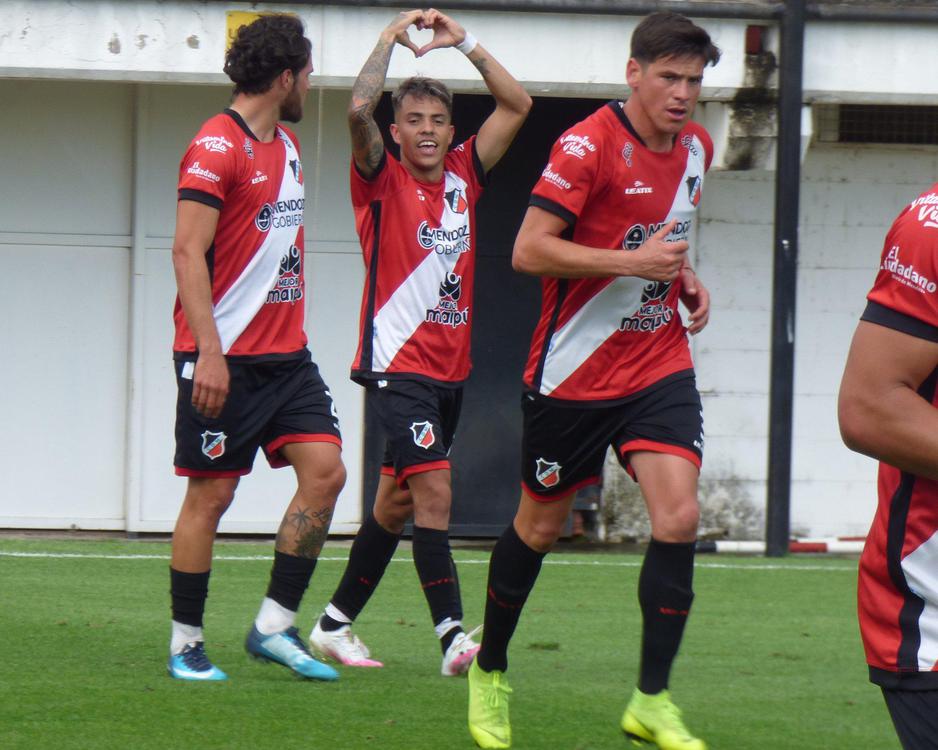 Primera Nacional, Chacarita 1- Maipú 2