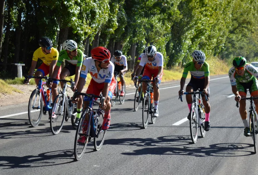 Ciclismo, Vuelta de Alvear, ganador Emiliano Contreras