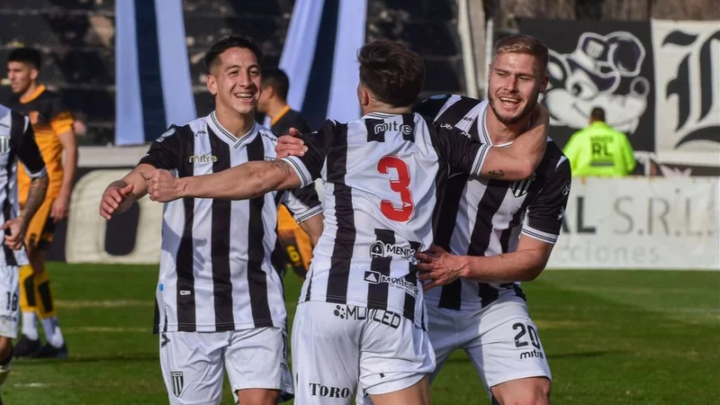 Primera Nacional, Gimnasia 2- Instituto 0 en el parque