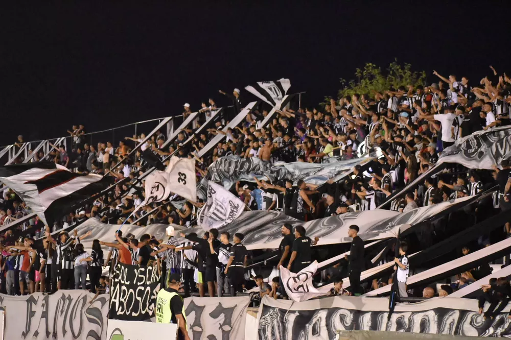 Hinchadas, Gimnasia