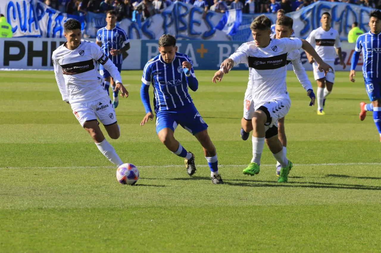 Liga Profesional, G. Cruz 2- Platense 1