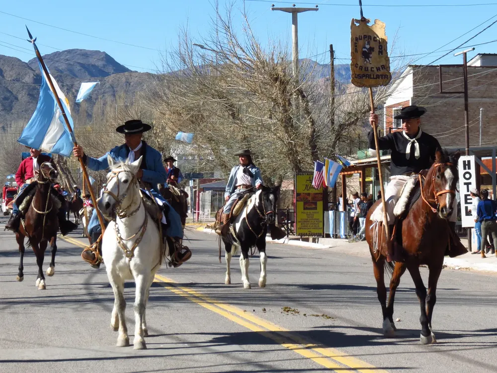 Las Heras, 25 de Mayo en el departamento