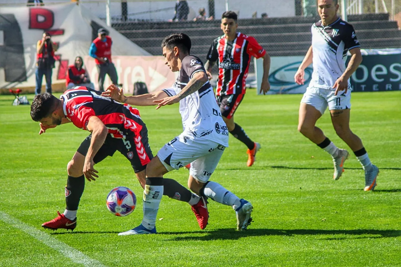 Ascenso, Gimnasia 2- Chacarita 1