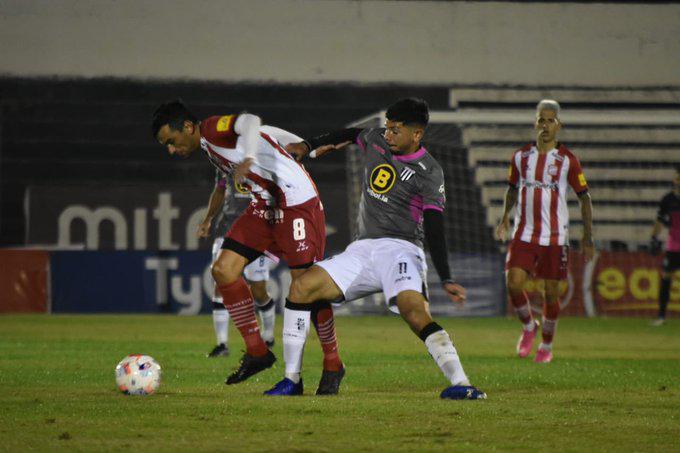 Ascenso, Gimnasia y Esgrima de Mendoza 0- San Martín de Tucumán 0