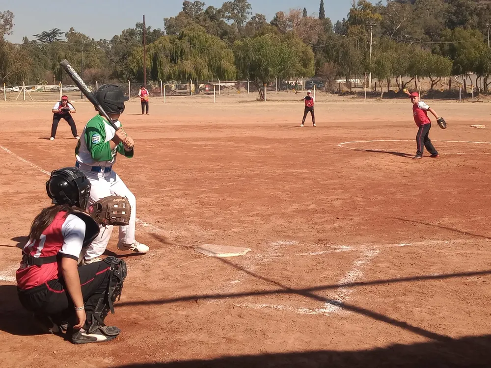 Sóftbol, final en Infantiles