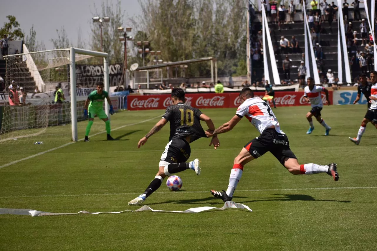 Primera Nacional, Gimnasia 1- Moron 1