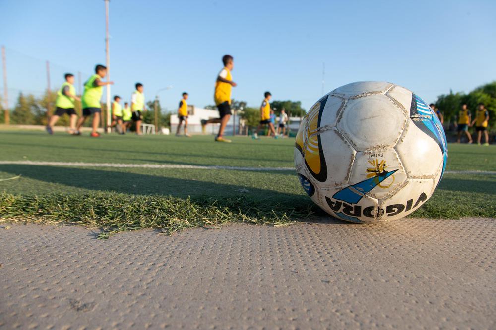 Proyecto municial, de la cancha a la escuela