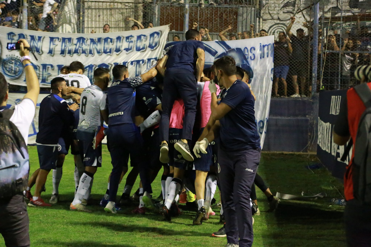 Festejo Azul en la Catedral, La Lepra clasificación