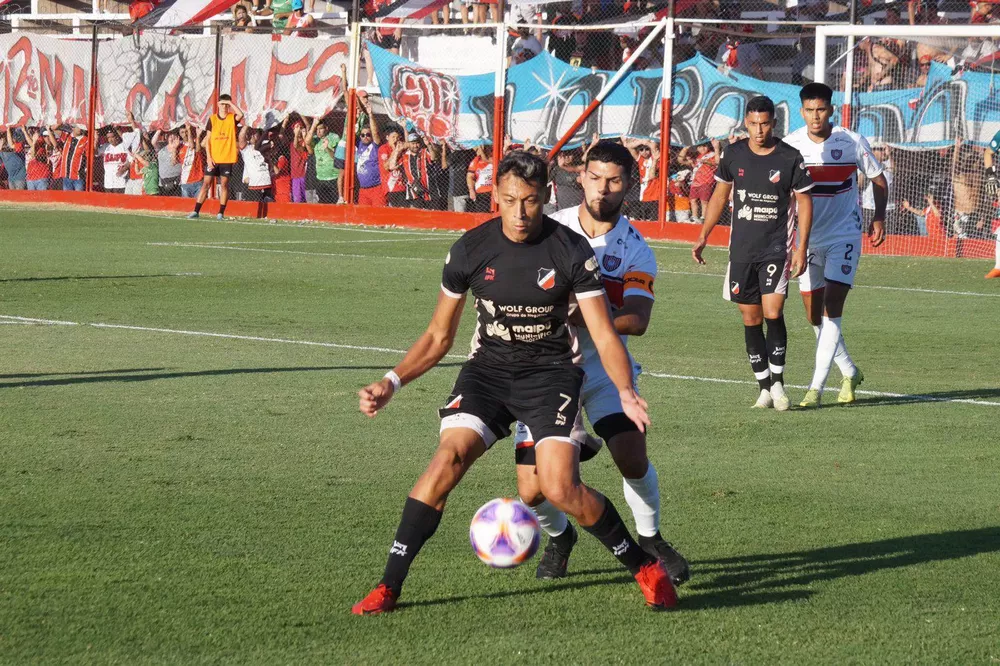 Primera Nacional, Maipù 0- Chacarita 2