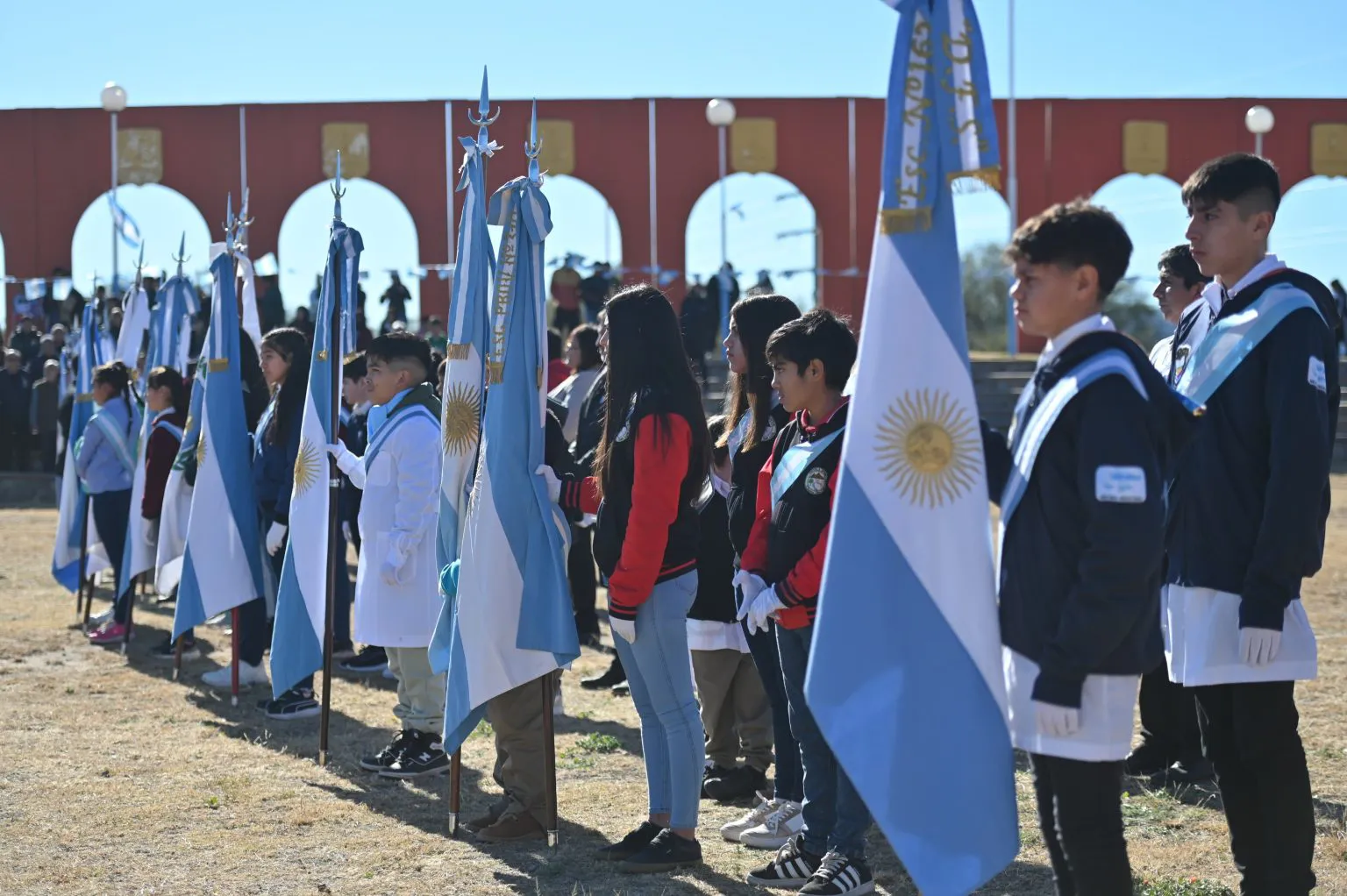 Alumnos juraron lealtad a la Patria en San Luis