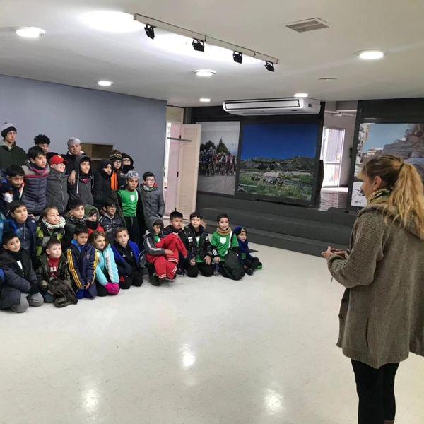 Subsecretaria de Deportes, visita de niños al estadio Malvinas