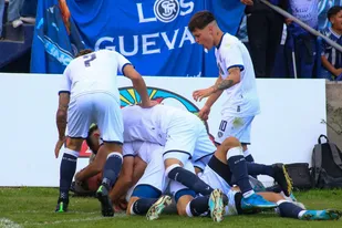 Ascenso, Independiente, Riestra