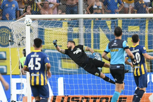 Copa de la Liga, Broun arquero de Rosario Central