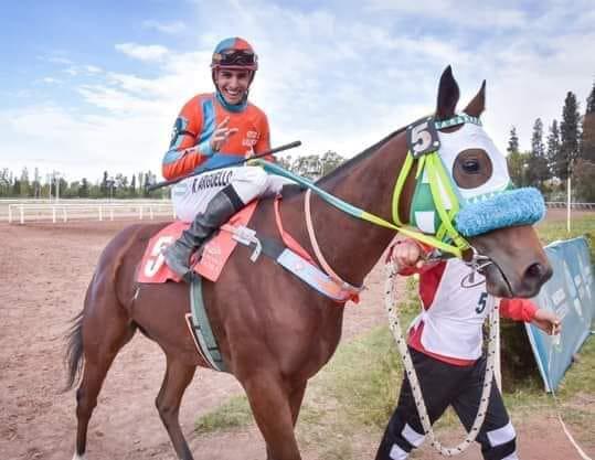 Turf, Santo Patrono Santiago, Alma Burrera