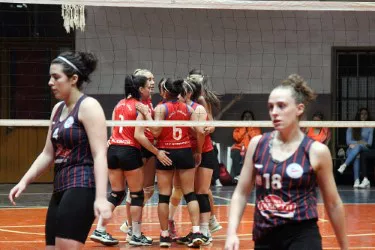 Voley, femenino, Policial finalista