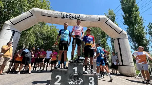 Ciclismo, podio Vuelta del Este