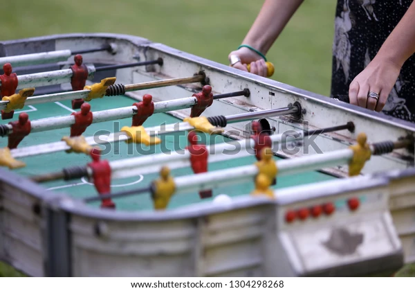 Imagenes, jugando al metegol