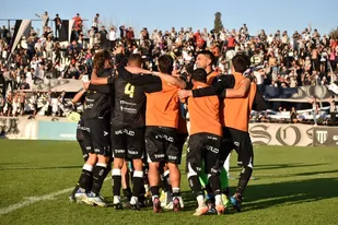 Nacional, Gimnasia 2-Agropecuario 1