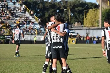 Gimnasia y Esgrima, Almirante Brown, Isidro Casanova