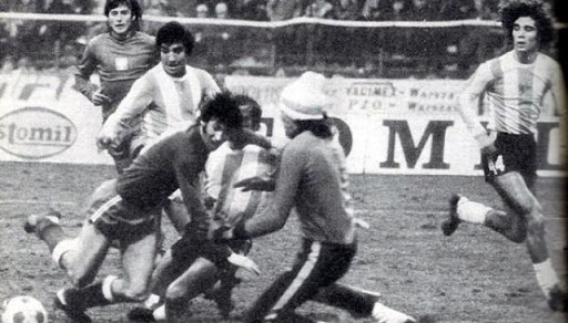 Argentina jugaba con Polonia el 24 de marzo del 76