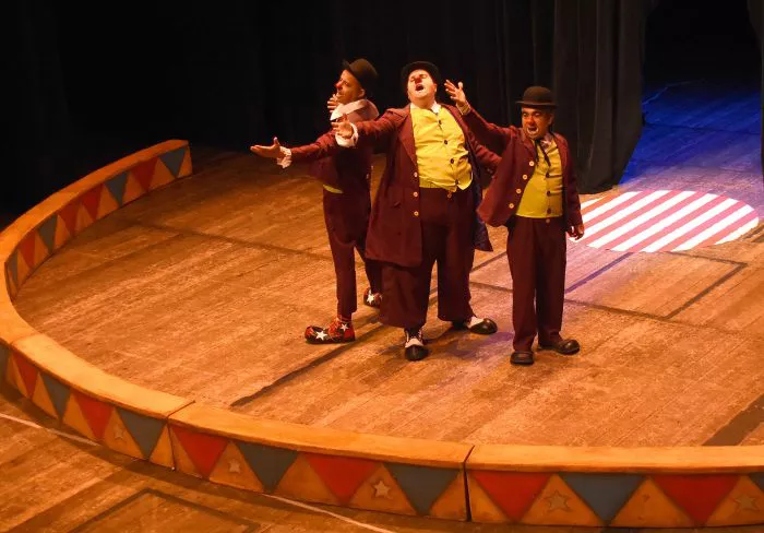 Los_bombinvan3-Ph_-Laura-Cortes-700x488