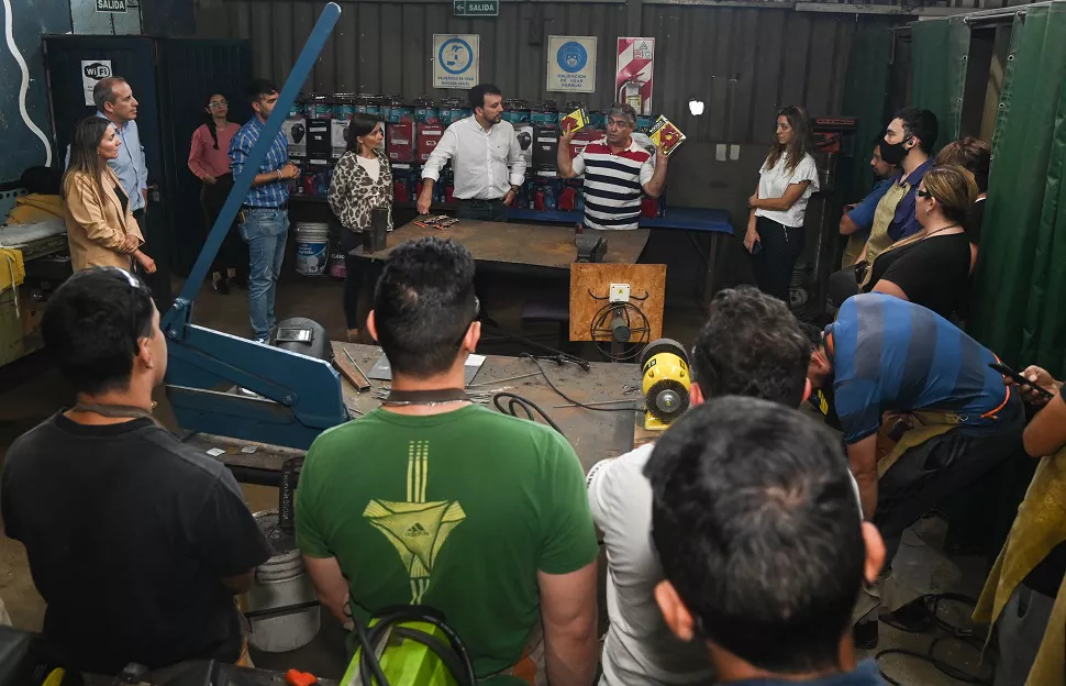 entrega de kits acnur muni escuela de oficios 1