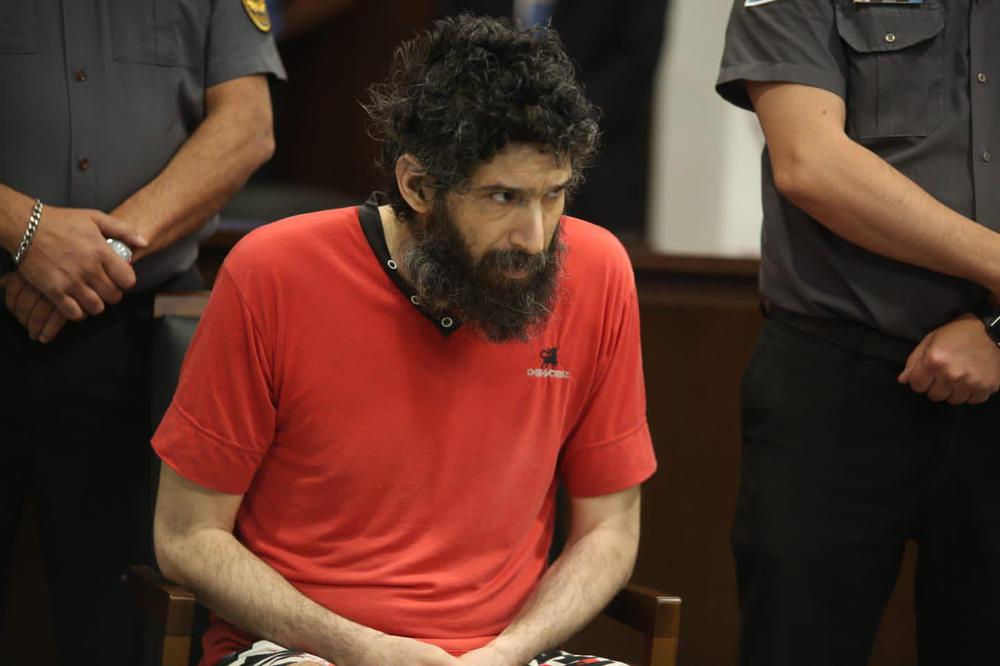 Debate Juicio por jurados c/ Gil Pereg  Acusado por Homicidio Agravado por el vinculo en concurso real y Homicidio simple agravado por el uso de arma de fuego (Art 80 nc 1, 55, 79 y 41 del Código Penal Argentino). 
Fotos Ministerio Público Fiscal Mendoza - Argentina 