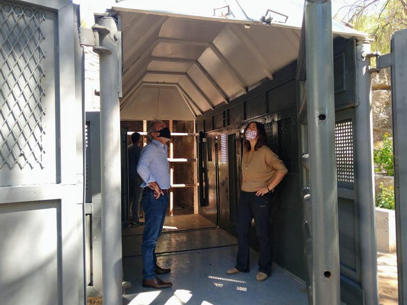 elefantes contenedores ecoparque 5