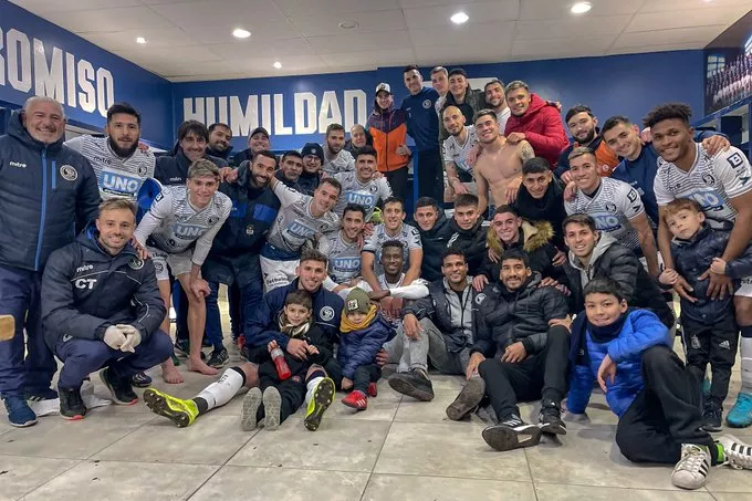 Ascenso, goleada de la Lepra al Candombero