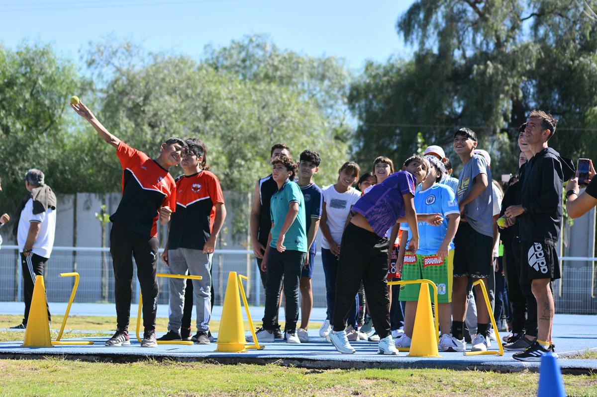 Atletismo, Olimpiadas escolares,, Quines