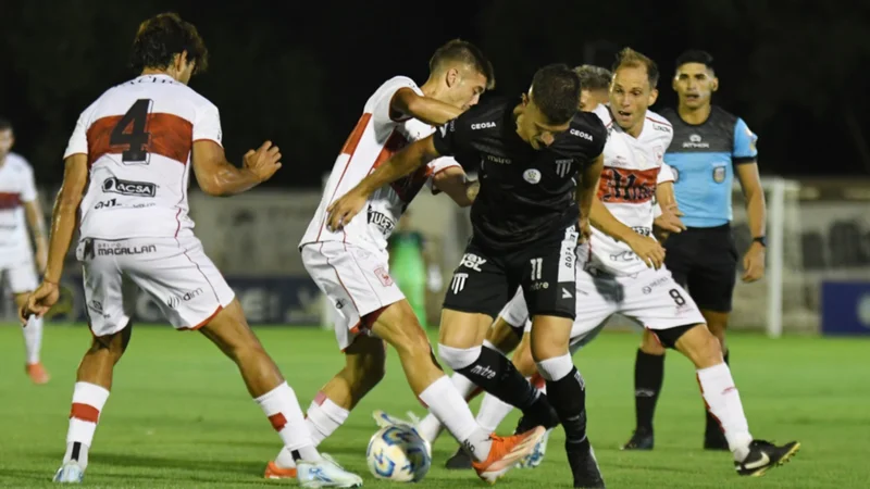 Gimnasia y Esgrima, Deportivo Morón, el Lobo y el Gallo