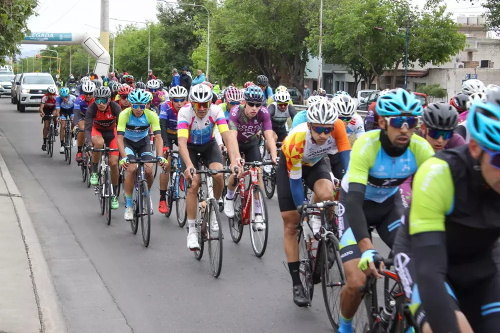 Ciclismo, Independiente Rivadavia, Corredor del Oeste