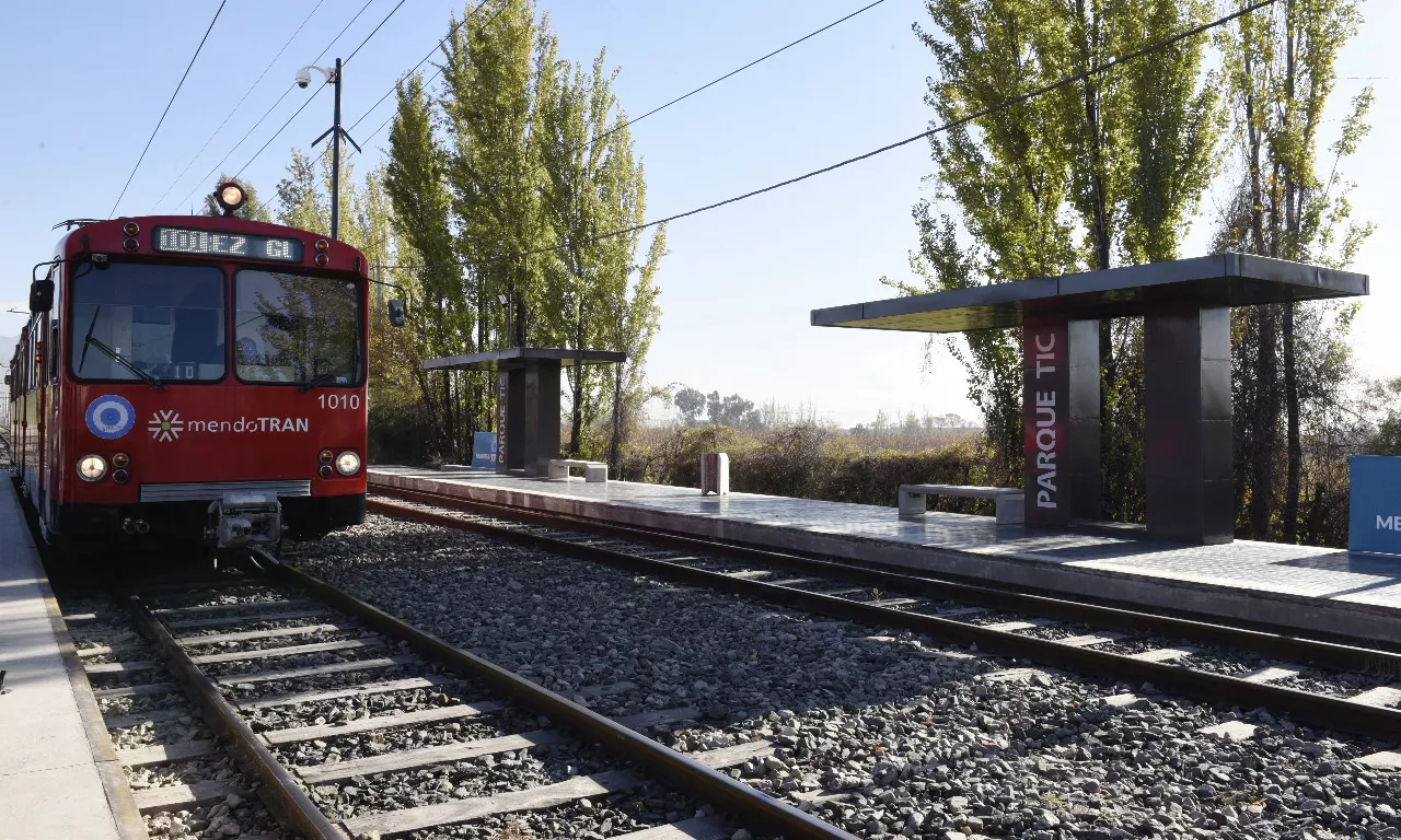 Parador metrotravía parque TIC godoy cruz