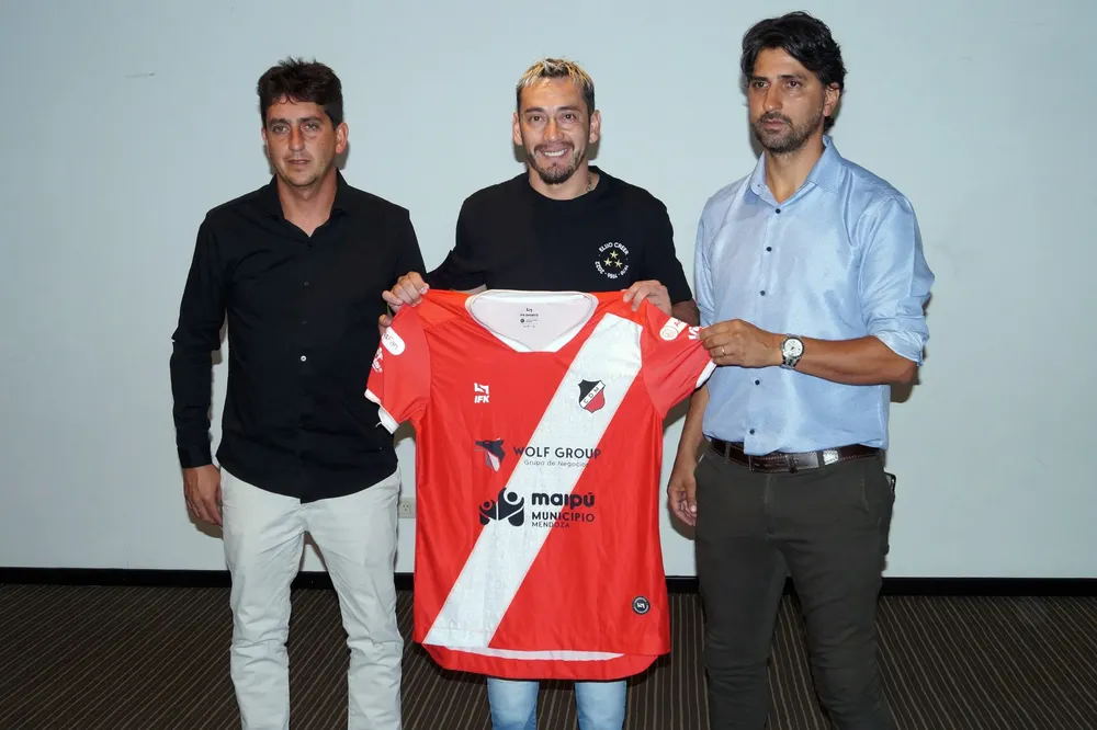 Maipú, presentación de Sambueza como DT