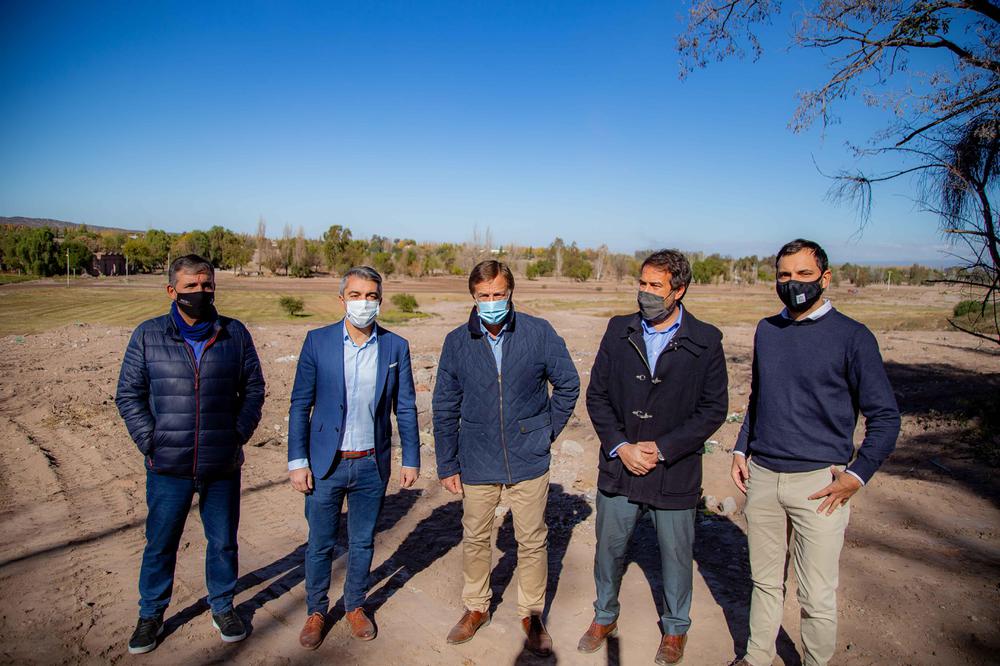 Bragagnolo encabezó la recorrida por la zona del Parque de la Ribera