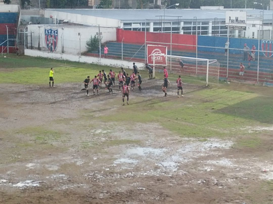 Regional, goles bajo la lluvia