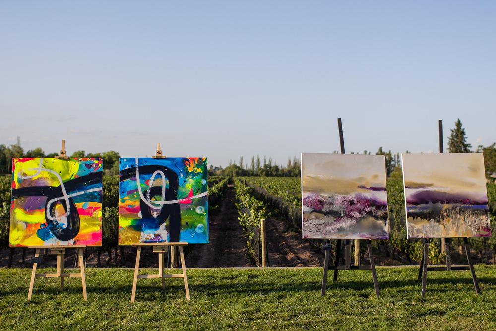 Arte en los jardines de Bodega Antigal