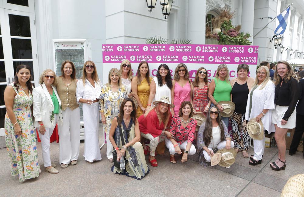 Algunas de las invitadas que estuvieron presentes.