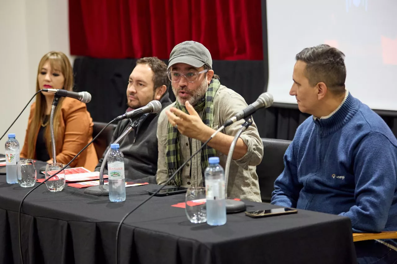 Las Heras, Gastón Pauls