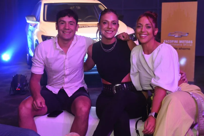 Padel Trophy, Lautaro Garcia Saez, Amparo Hodar y Giuliana Pennacchio.