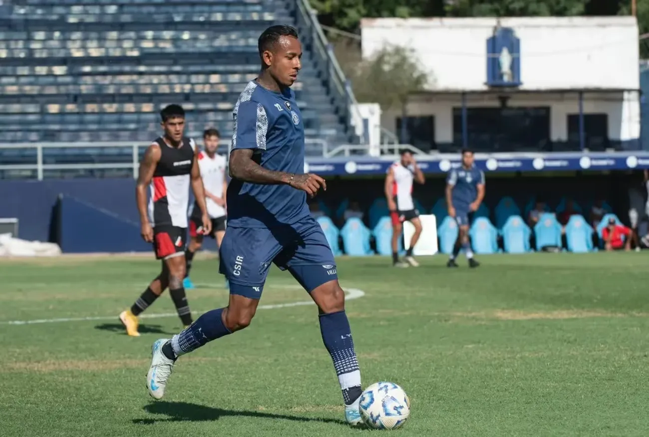 Independiente Rivadavia, Sebastián Villa, intransferible