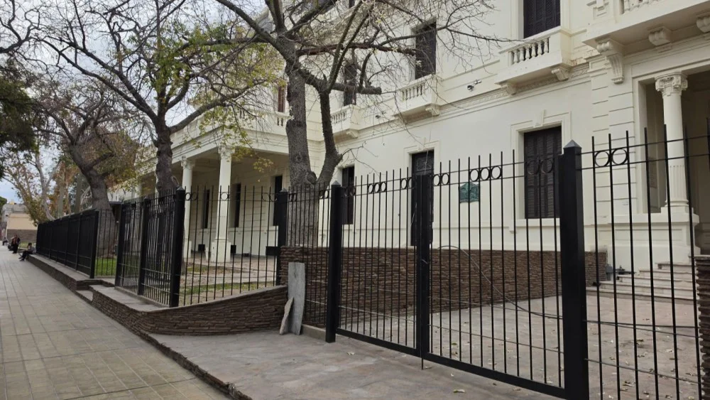 fachada hosp Rawson
