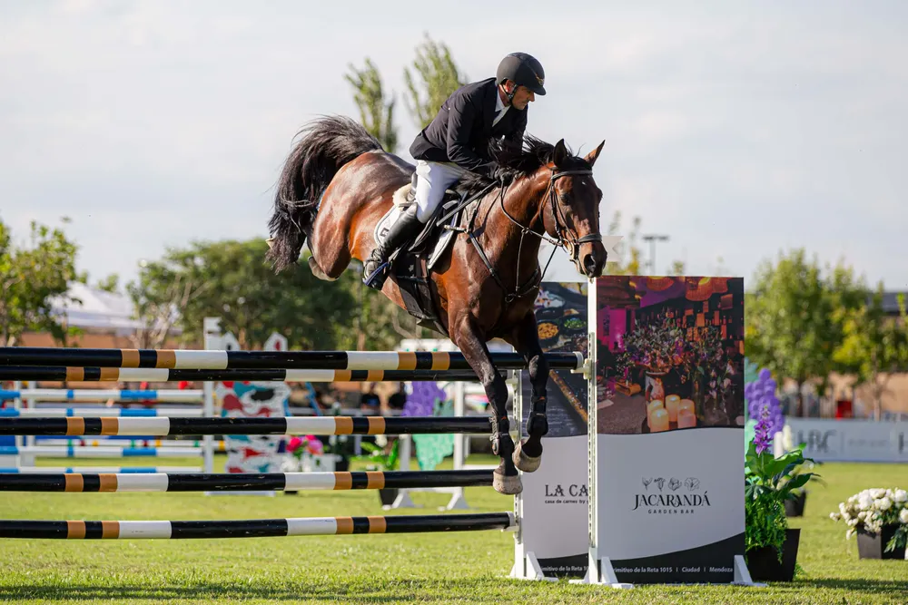 Pruebas que demandaron destrezas de jinetes y equinos en el concurso internacional