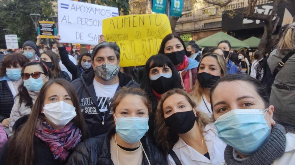 medicos_mza_reclamo3