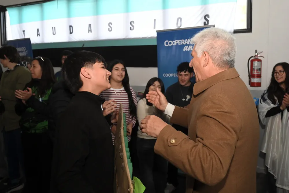 poggi entrega insumos 5